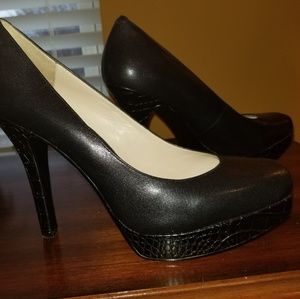 Sexy Black Nine West Platform Pumps!